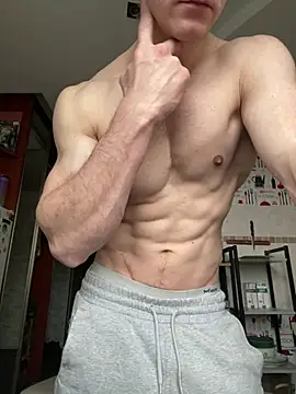 Snapshot of Bruno_Banani chatting on 12.19.24 Bruno Banani online show from 12.19.24
