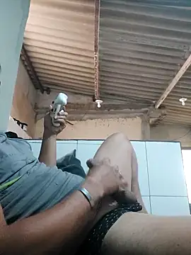 Snapshot of AVENTUREIRO22cm chatting on 10.01.25 AVENTUREIRO22cm online show from 10.01.25