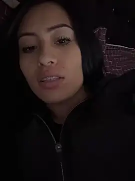 Snapshot of Sara_luna_ chatting on 12.20.24 Sara luna online show from 12.20.24