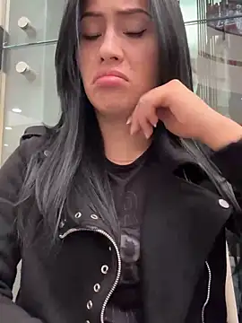 Snapshot of Sara_luna_ chatting on 01.15.25 Sara luna online show from 01.15.25