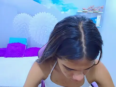 Snapshot of DEMI_LEED chatting on 09.15.25 DEMI LEED online show from 09.15.25