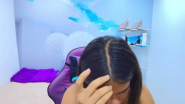 Snapshot of DEMI_LEED chatting on 09.18.25 DEMI LEED online show from 09.18.25