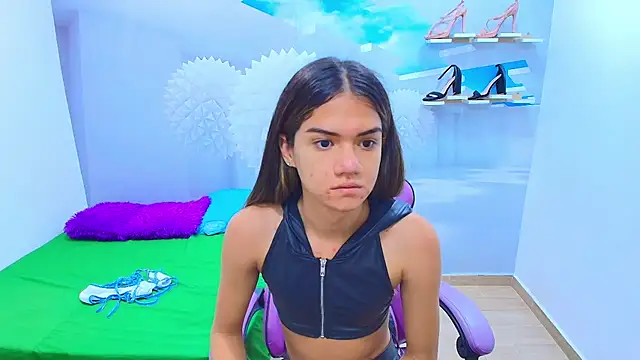 Snapshot of DEMI_LEED chatting on 09.24.25 DEMI LEED online show from 09.24.25