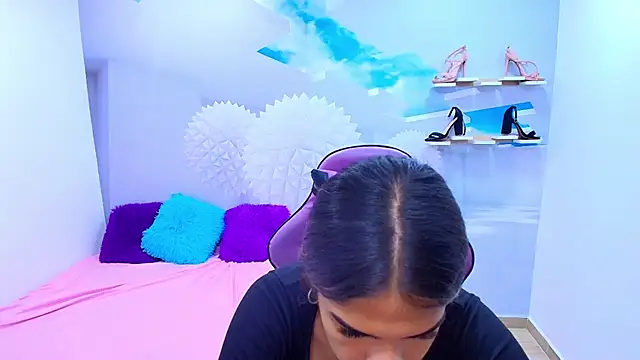 Snapshot of DEMI_LEED chatting on 10.03.25 DEMI LEED online show from 10.03.25