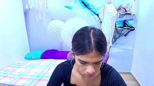 Snapshot of DEMI_LEED chatting on 10.24.25 DEMI LEED online show from 10.24.25