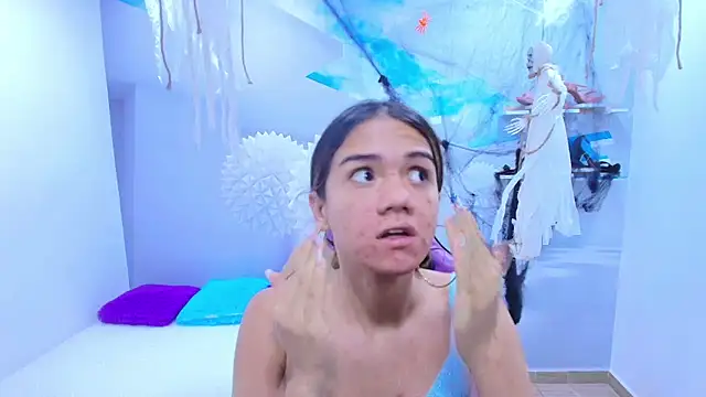 Snapshot of DEMI_LEED chatting on 10.29.25 DEMI LEED online show from 10.29.25