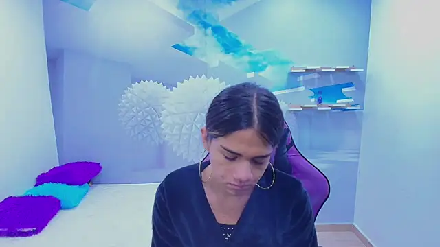 Snapshot of DEMI_LEED chatting on 11.06.25 DEMI LEED online show from 11.06.25