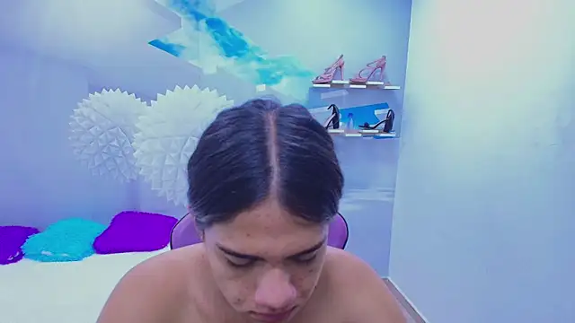 Snapshot of DEMI_LEED chatting on 11.10.25 DEMI LEED online show from 11.10.25