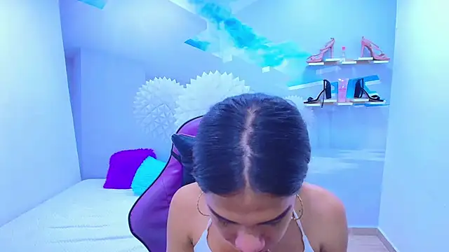 Snapshot of DEMI_LEED chatting on 12.03.25 DEMI LEED online show from 12.03.25