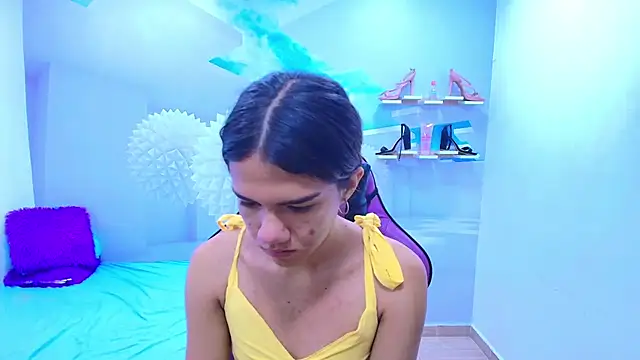 Snapshot of DEMI_LEED chatting on 12.15.25 DEMI LEED online show from 12.15.25