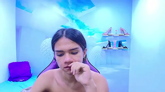 Snapshot of DEMI_LEED chatting on 12.16.25 DEMI LEED online show from 12.16.25