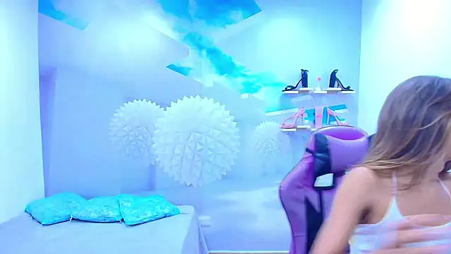 Snapshot of DEMI_LEED chatting on 01.15.26 DEMI LEED online show from 01.15.26