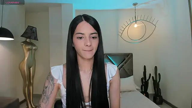 HannahJamesX online show from 12.05.24