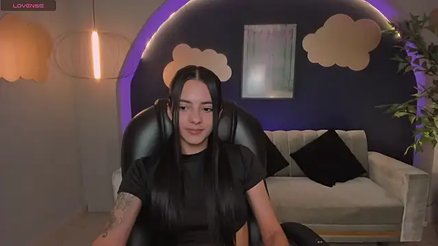 HannahJamesX online show from 01.08.25