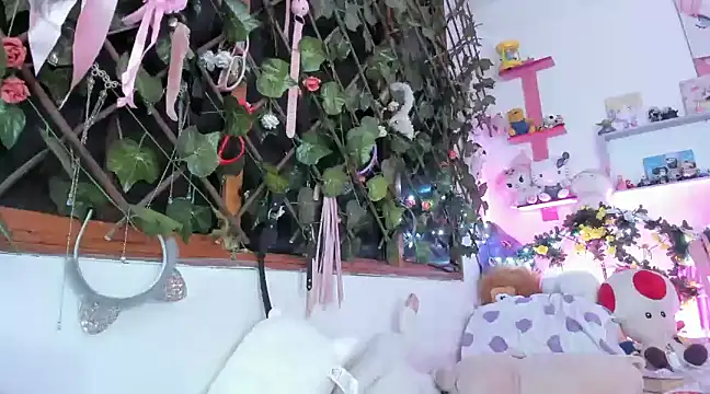 LunaDeCristall online show from 12.04.24