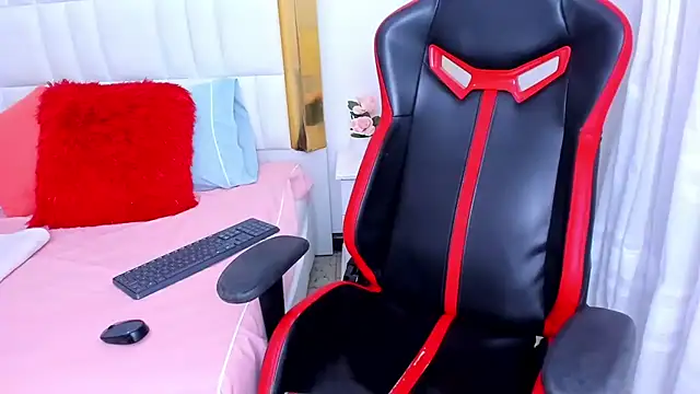 Snapshot of MadelineJackson chatting on 03.05.25 MadelineJackson online show from 03.05.25