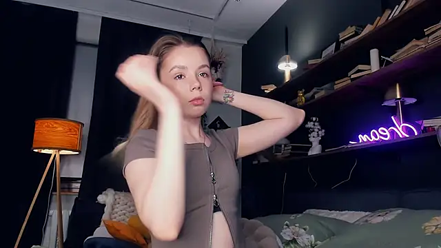 Snapshot of DominikaElis chatting on 02.17.25 DominikaElis online show from 02.17.25