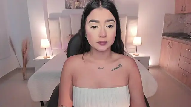 amelie jhons online show from 10.04.25