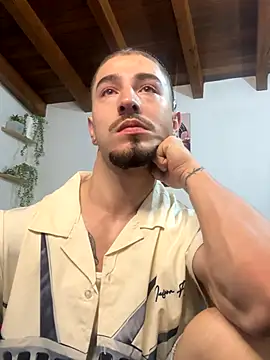 Valentino Xander online show from 11.14.25