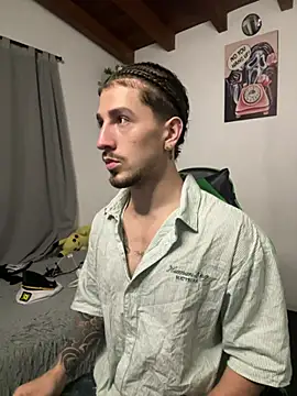 Snapshot of Valentino_Xander chatting on 02.25.26 Valentino Xander online show from 02.25.26