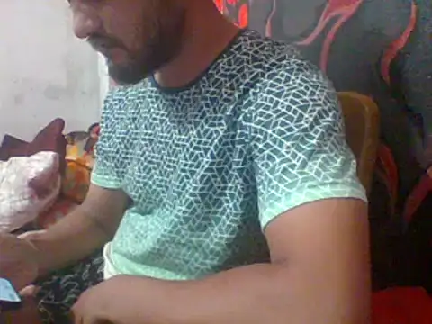 Snapshot of Kenny-kay chatting on 12.08.24 Kenny-kay online show from 12.08.24