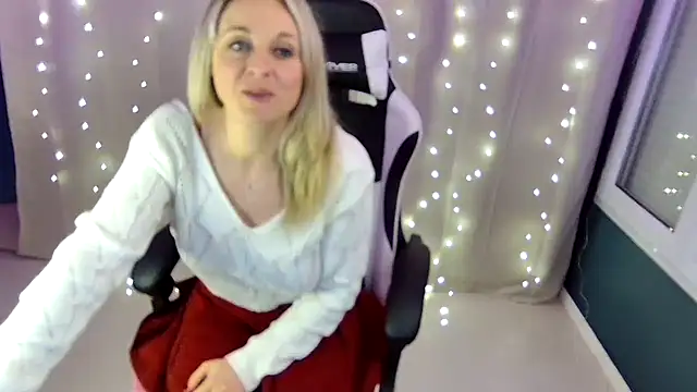 Snapshot of cassiehotsexy chatting on 02.17.25 cassiehotsexy online show from 02.17.25