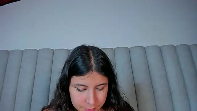 Snapshot of EngelStone chatting on 02.04.25 EngelStone online show from 02.04.25