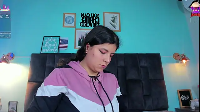 Snapshot of EngelStone chatting on 02.07.25 EngelStone online show from 02.07.25