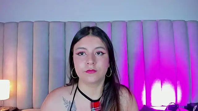 Snapshot of EngelStone chatting on 03.08.25 EngelStone online show from 03.08.25