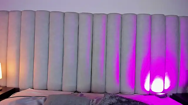 Snapshot of EngelStone chatting on 03.11.25 EngelStone online show from 03.11.25