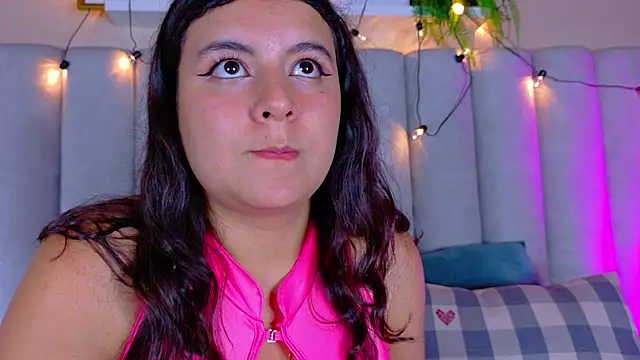 Snapshot of EngelStone chatting on 09.25.25 EngelStone online show from 09.25.25