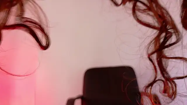 Snapshot of EngelStone chatting on 10.01.25 EngelStone online show from 10.01.25