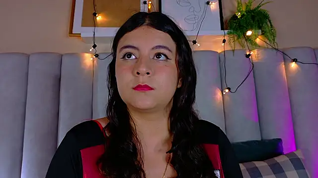 Snapshot of EngelStone chatting on 10.10.25 EngelStone online show from 10.10.25