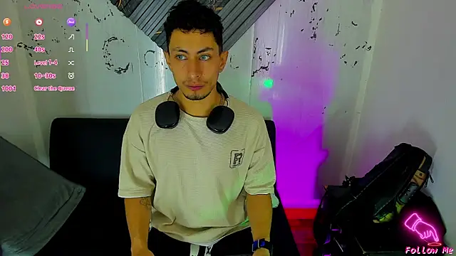 Piggy Eddy online show from 11.21.25