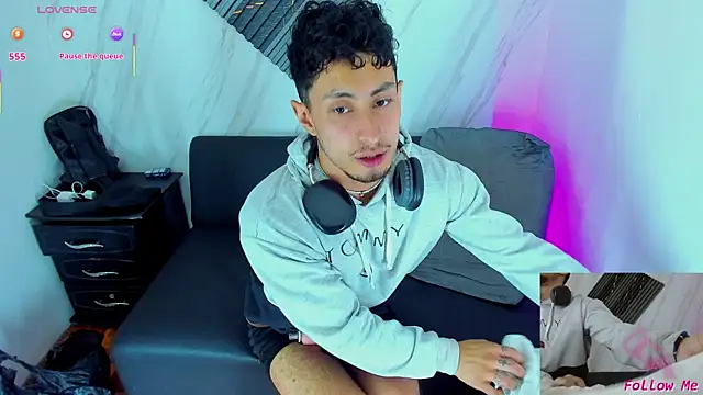 Piggy Eddy online show from 11.29.25