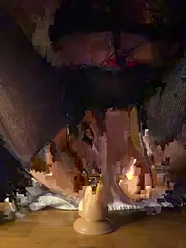 LaMORA 2002 online show from 03.18.26