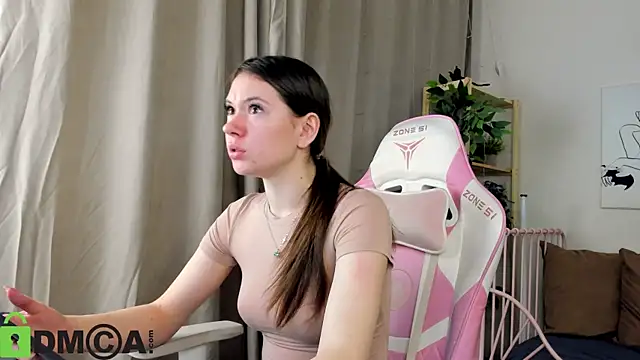 Nicole Charm online show from 10.30.25