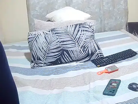 Snapshot of slender_sweet chatting on 04.16.26 slender sweet online show from 04.16.26