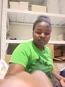 Snapshot of Yours_faithfully1 chatting on 11.24.25 Yours faithfully1 online show from 11.24.25