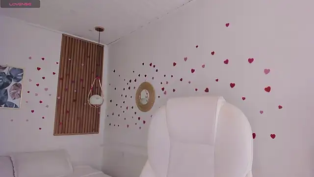 TiffanyWright online show from 02.21.26