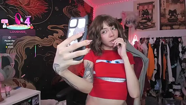 Snapshot of Alicedangerrr chatting on 04.05.26 Alicedangerrr online show from 04.05.26