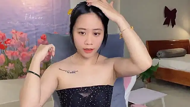 Snapshot of -rosiie- chatting on 03.12.25 -rosiie- online show from 03.12.25