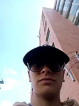 Cuervo maniaco online show from 12.17.24