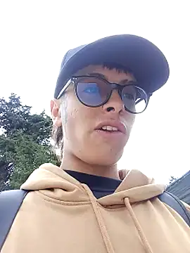 Cuervo maniaco online show from 12.17.24