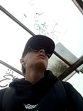 Cuervo maniaco online show from 12.22.24