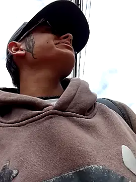 Cuervo maniaco online show from 02.13.25