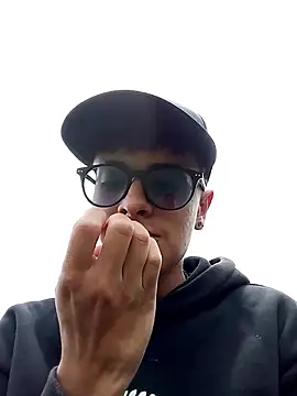 Cuervo maniaco online show from 02.24.25