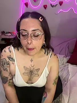 Mizztikaa online show from 02.17.25