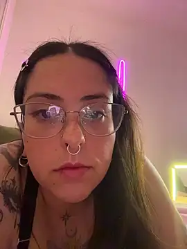 Mizztikaa online show from 02.04.26