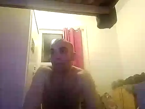 Snapshot of DrbigdickUK chatting on 02.28.25 DrbigdickUK online show from 02.28.25